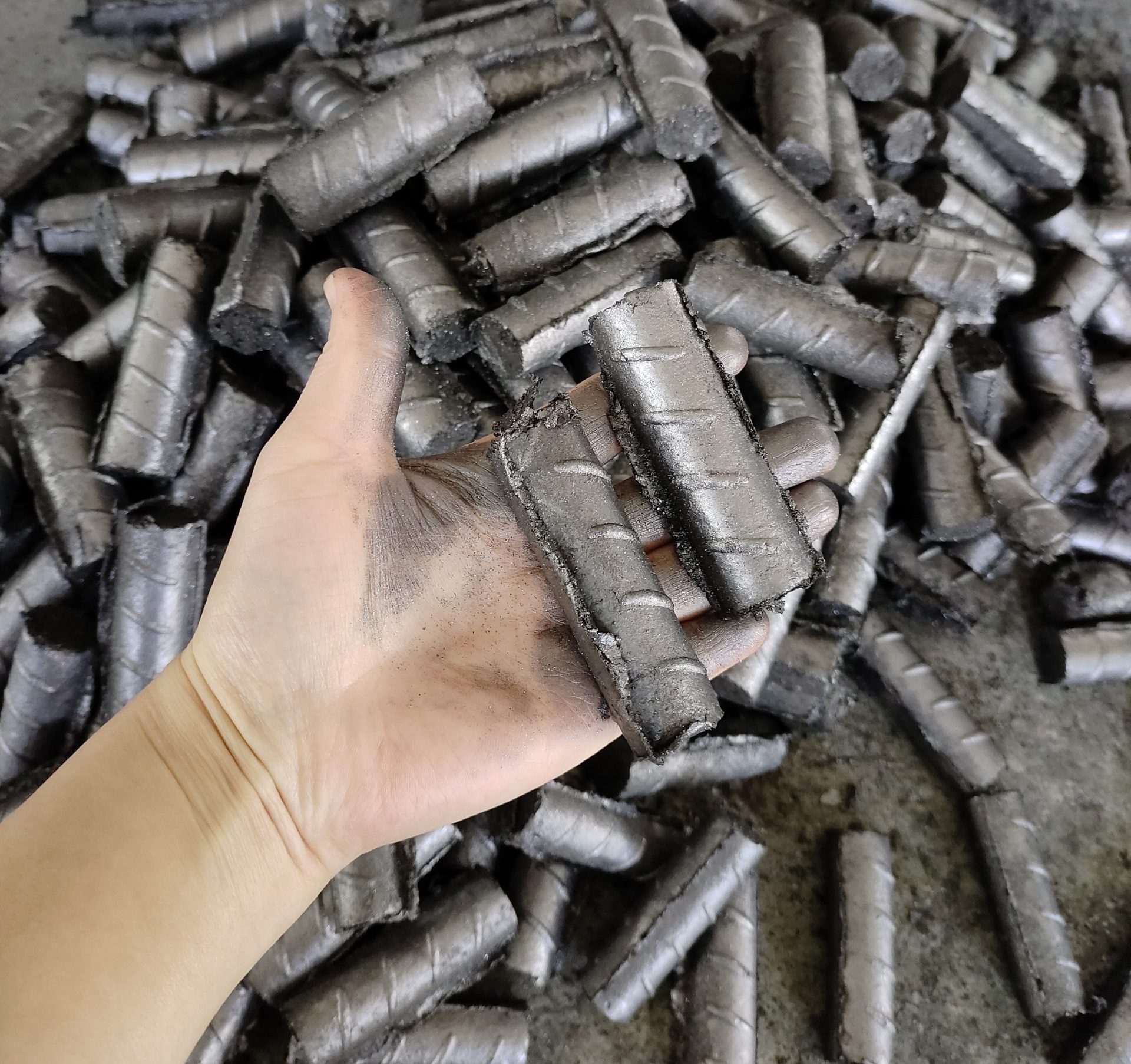Iron Powder Rebar-Shaped Briquetting Machine