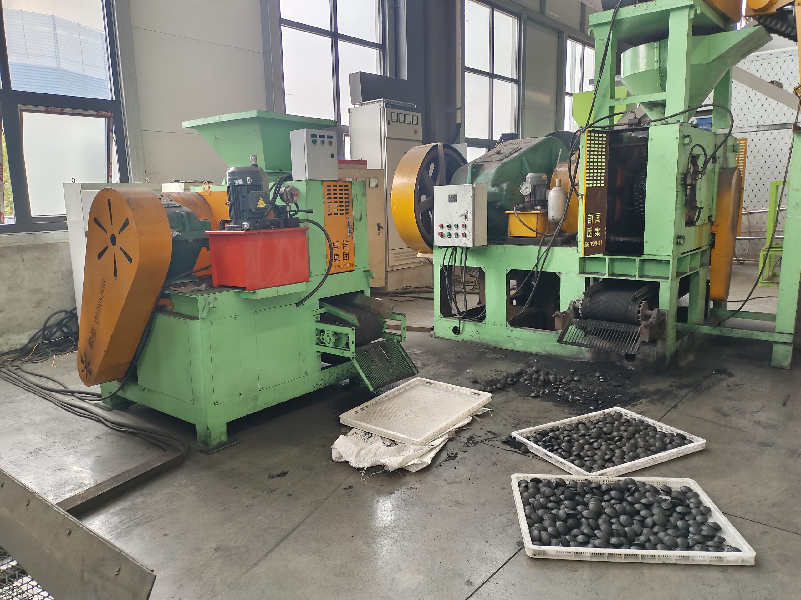 Coal Dust Hydraulic Roller Briquetting Machine